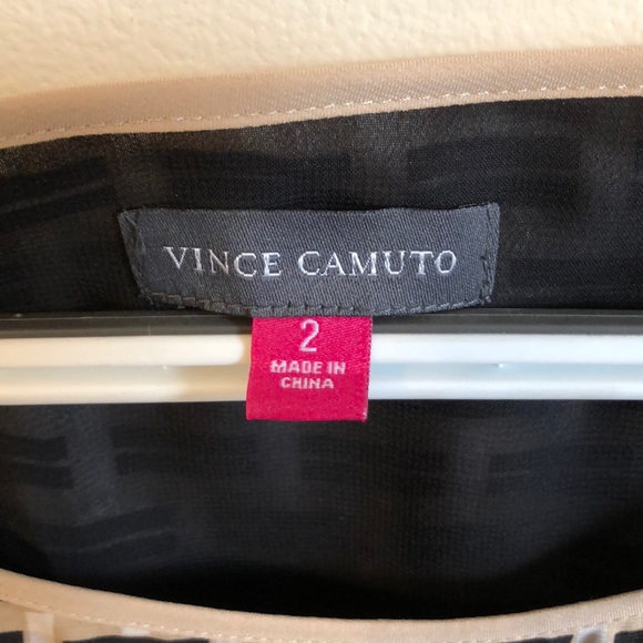 Patterned Short Sleeve Dress - Picture 4 of 4